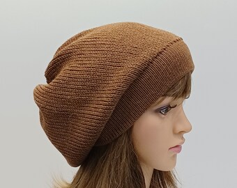 Béret marron en tricot, bonnet ample, bonnet ample, automne automne, tricot à partir d'un mélange d'alpaga