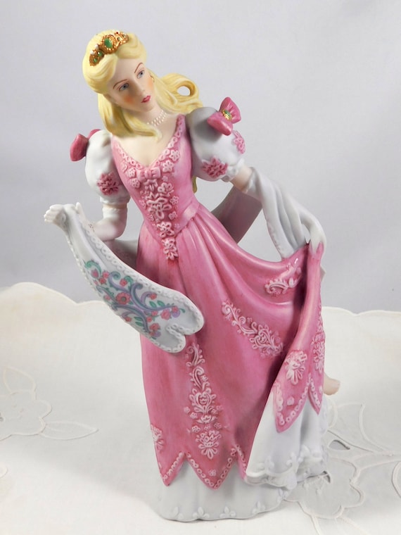 Slipper cinderella lost Cinderella Scavenger