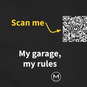 Camiseta escaneable / Mi garaje, mis reglas Camiseta de mujer / Escanea el código QR para un nuevo mensaje de ánimo diario / Regalo ideal para ella, mamá o amante de los coches imagen 2