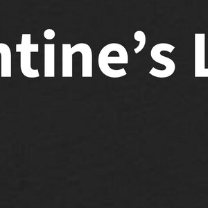 Scannable Shirt | Valentine's Lover Women's Tee | Valentine's Day Gift for Her, Galentine or Mom Bild 2