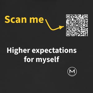 T-shirt à scanner | Des attentes plus élevées envers moi-même | Scannez le QR code pour un message d'humeur quotidien | Cadeau de développement personnel pour étudiants ou amis image 2