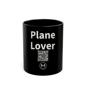 Mug à scanner | Passionné d'aviation | Scannez le QR code pour un message d'humeur quotidien | Mug noir 325 ml, cadeau idéal pour les pilotes et les passionnés d'aviation image 1