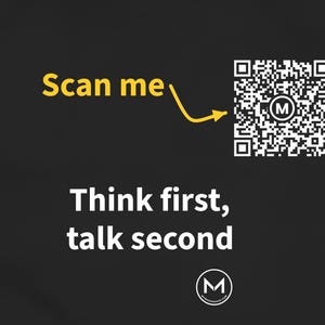 Maglietta scansionabile / Maglietta da donna "Pensa prima, parla dopo" / Scansiona il codice QR per un messaggio di buon umore quotidiano / Regalo divertente con un consiglio per lei, tua sorella o una collega immagine 2