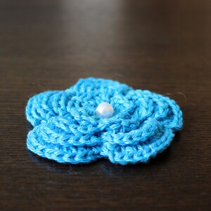 3D crochet flower in turquoise with pearl approx 8cm image 3