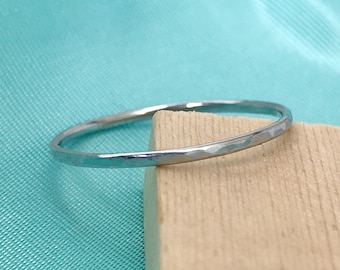 1mm Hammered Ring, Thin Stainless Steel Ring, Silver Textured Stacking Ring, Simple Minimalist Jewelry, Skinny Band, Non Tarnish, Waterproof