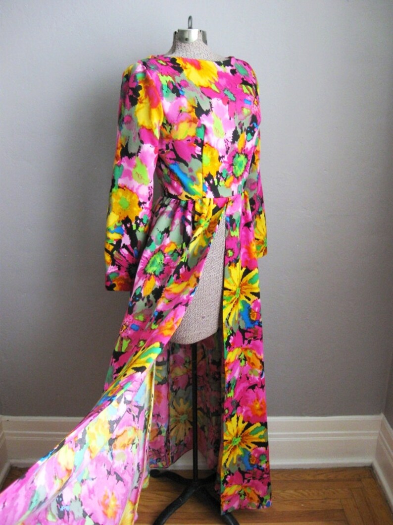 1960s Vintage Dress Psychedelic Flower Print 60s Dress Junior Vogue Loungewear / Small image 4