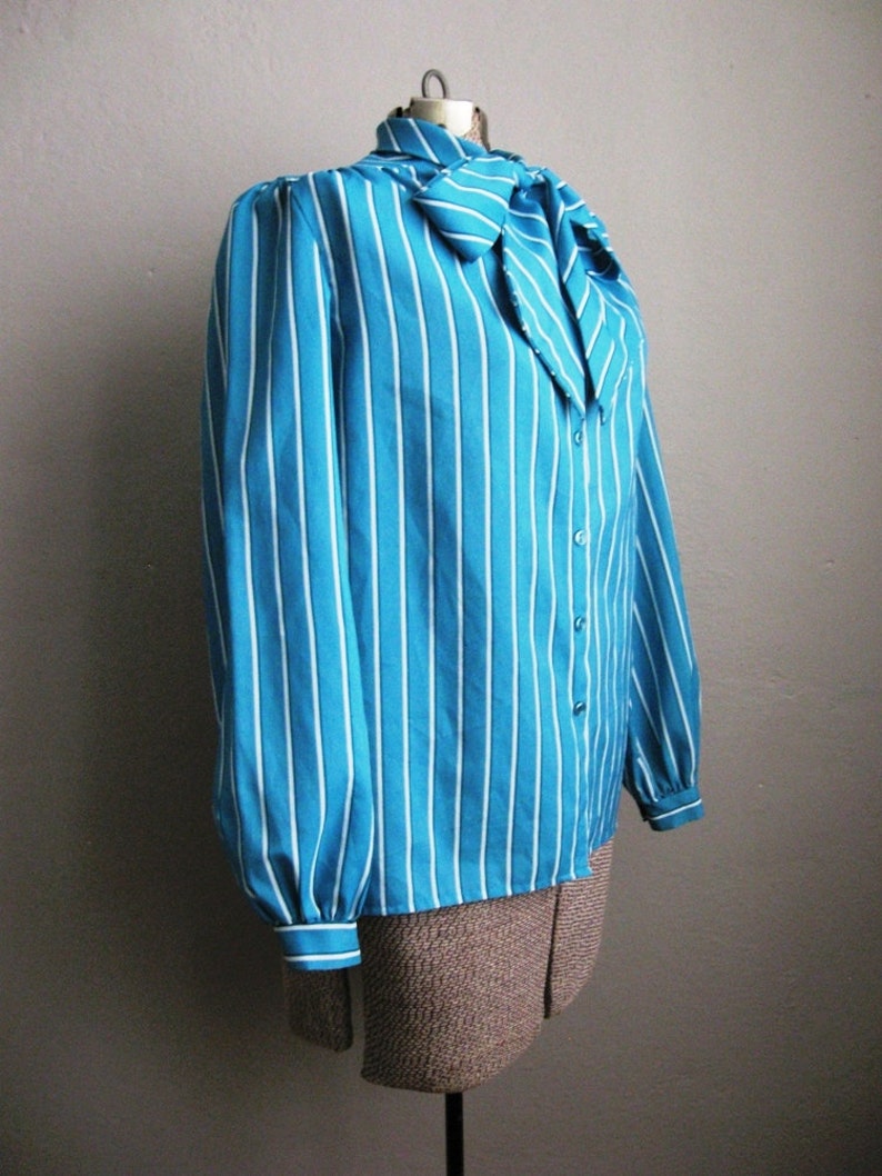 1980s Vintage Blouse Blue Pussy Bow Blouse 80s Secretary Mad Men / Medium image 4