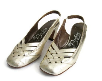 1960s Shoes Gold Slingback Heel Woven Vamp Metallic Vintage Sandals