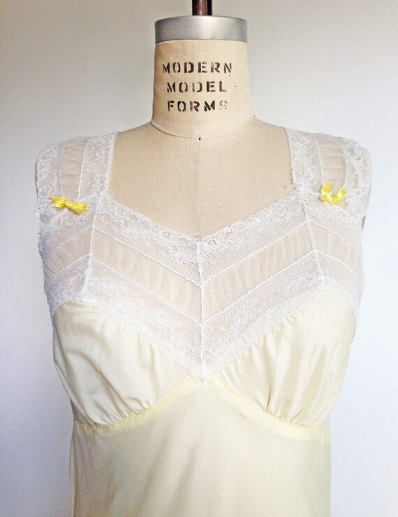 1940s Nightgown Yellow Vintage 40s Lingerie White… - image 4