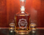 Whiskey Decanter Set Personalized, Monogrammed Bourbon Decanter, Liquor Bottle, Rocks Glasses, Groomsmen Gifts, Wet Bar, Custom Gift for Him