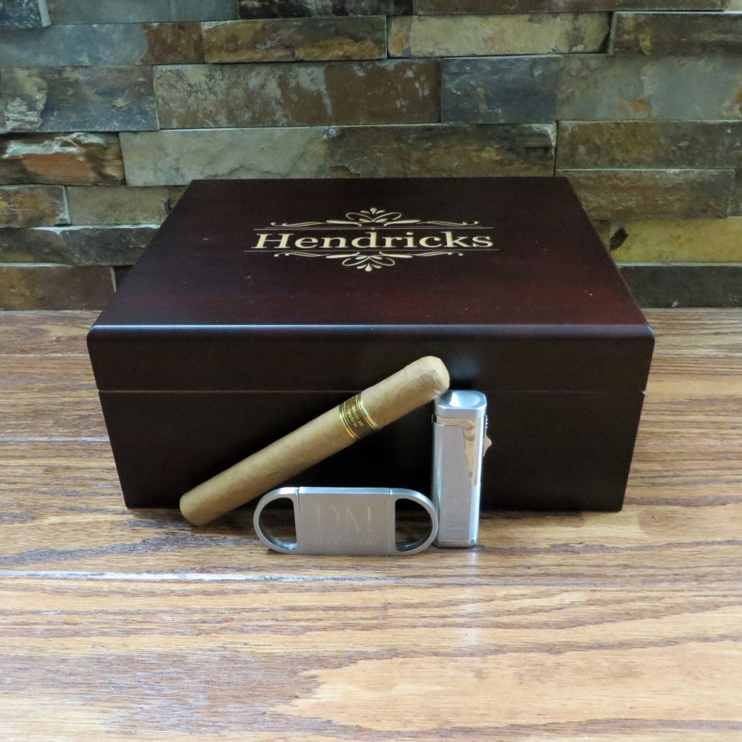 Held og lykke kollektion Forfølgelse Personalized Cigar Accessory Kit Humidor Cigar Cutter Cigar - Etsy