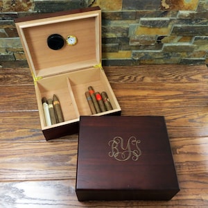 Personalized Cigar Humidor, Cedar Cigar Box, Gifts for Him, Grandfather&#39;s Gift, Groomsmen, Fathers Day, Birthday, Wedding, Graduation