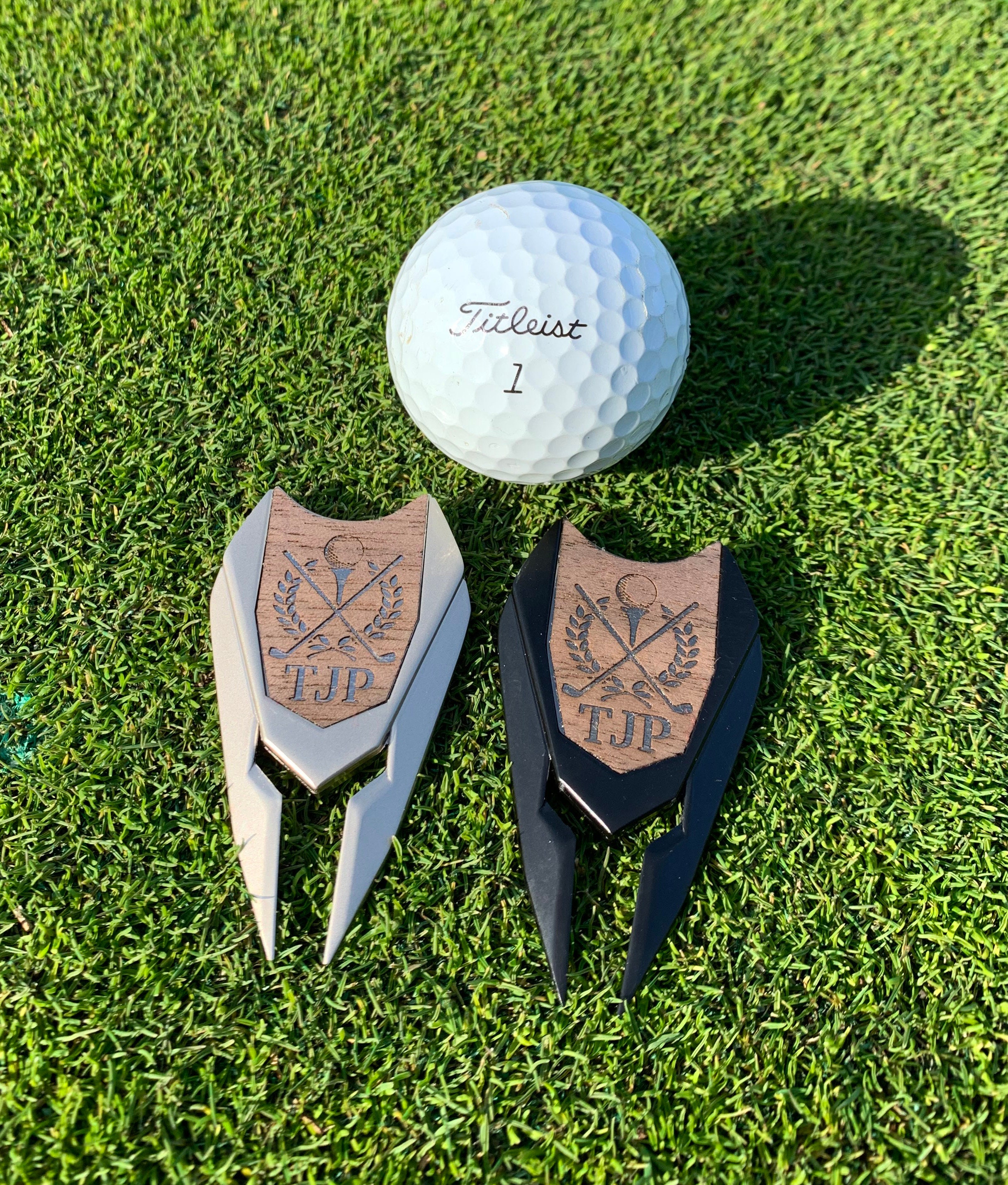 Contour golf divot tool gift set