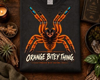 Camiseta con estampado de tarántula babuino naranja, tipografía vintage llamativa, ropa para amantes de las mascotas exóticas.
