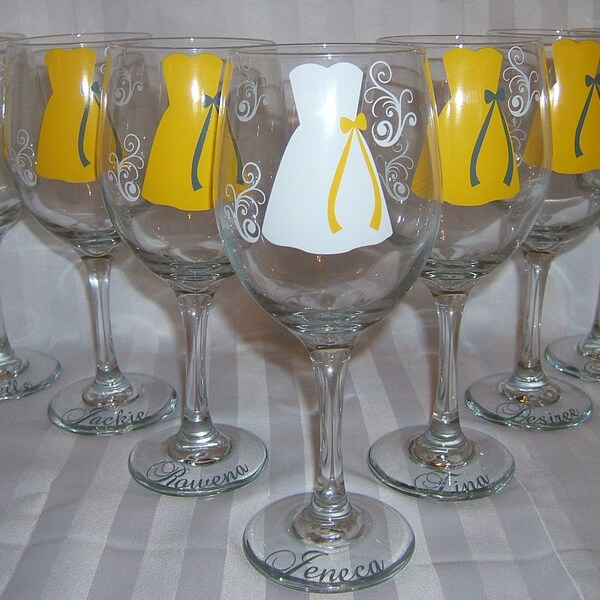 7 Personalized Bride and Bridesmaid Wine Glasses, Wedding Party Glasses