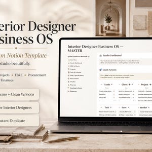 Pode incluir: Uma tela de laptop exibindo um modelo Notion Interior Designer Business OS. A interface mostra um painel de estúdio com seções para leads, clientes, projetos, tarefas, itens e fornecedores. O texto à esquerda inclui Interior Designer Business OS.