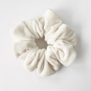 Deluxe Velour in Off White.
