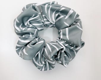 Swim Scrunchy - Sage Green Leaves