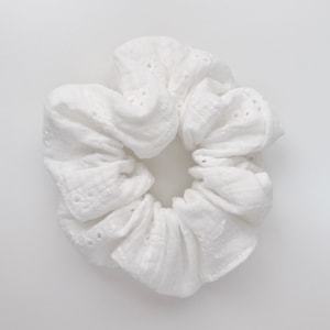 Cotton Scrunchy - White Eyelet.