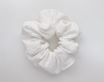Cotton Scrunchy - White Eyelet.