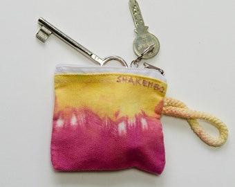 Pendentif porte-clés, petite pochette tie dye, pochette zippée, rouge et jaune