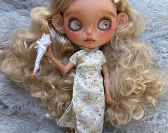 Pippa | Poupée d'art unique, boucles blondes, robe en dentelle florale et parasol