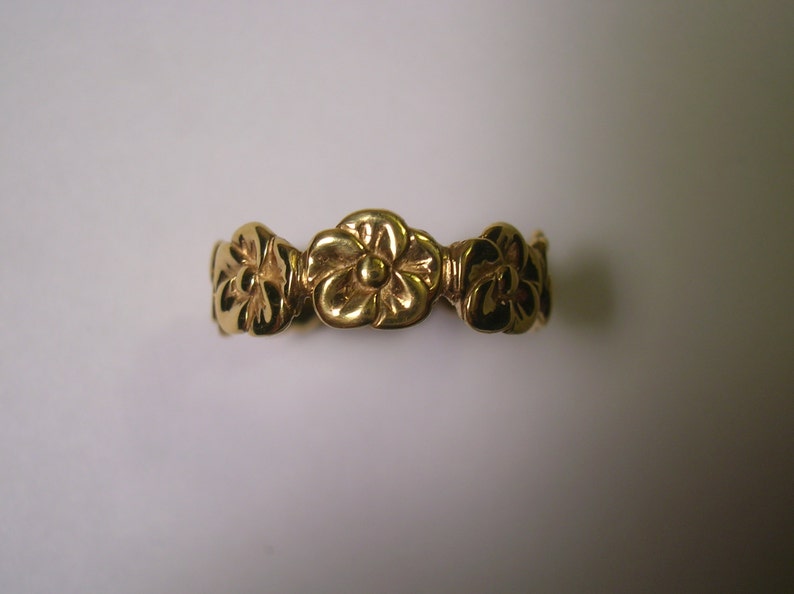 14 Karat Yellow Gold Five Petal Rose Band image 1