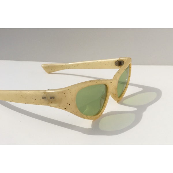 50s Vintage Cat Eye Sunglasses, 1950s Cateyes, Cateye Glasses, Glitter Sunglasses, Ivory Sunglasses, Coolray Polaroid, Made in USA