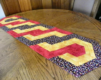 Firecracker tablerunner