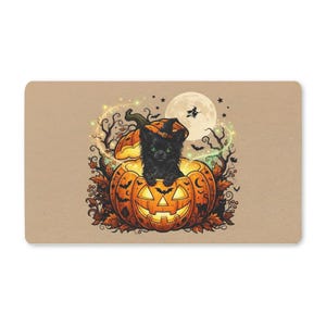 Paillasson d'Halloween en polyester avec un chihuahua noir dans une citrouille d'Halloween