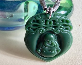 Rare pendentif Bouddha en jade sur collier assorti en fluorite et argent
