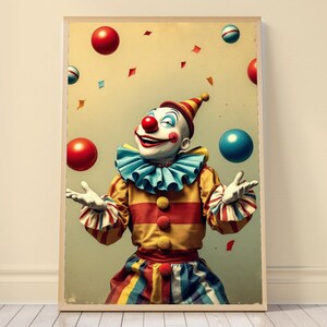 Puede incluir: Una lámina enmarcada que muestra a un payaso con cara blanca, nariz roja y un traje a rayas amarillas, rojas y azules con cuello de volantes. El payaso hace malabares con varias esferas de colores sobre un fondo claro con confeti.