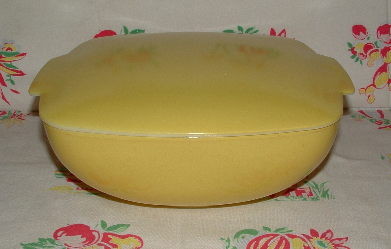 Vintage Pyrex 8x8 Bright Yellow Baking Dish – The Cupboard Shop NJ