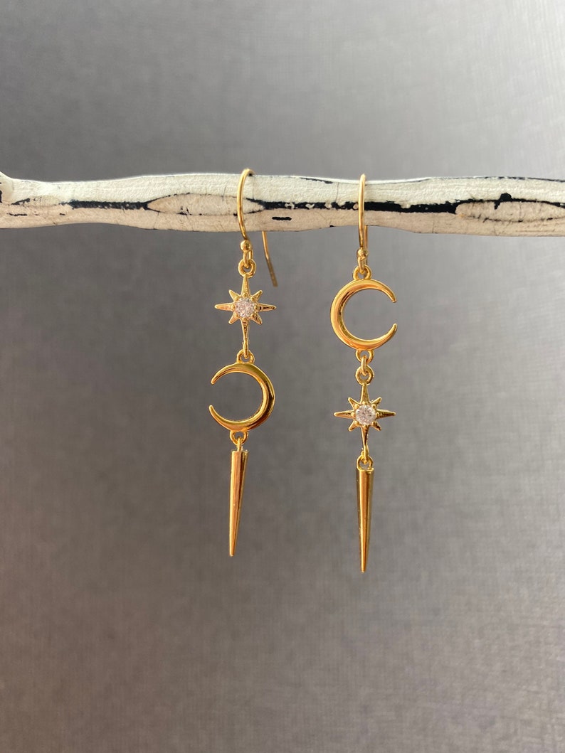 Gold moon and star dangle earrings Clearance