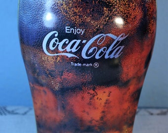 Lata grande de Coca-Cola: con forma de vaso de Coca-Cola