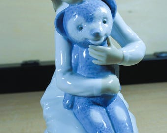 Girl with Teddy Bear made by LLadro NAO