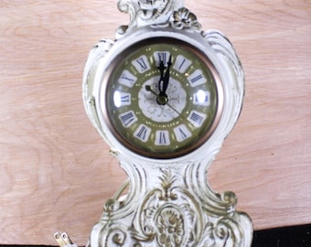 Reloj de sobremesa de hierro fundido reacondicionado: pantalla eléctrica con números romanos