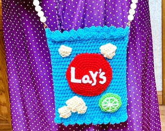 Bolso bandolera/de hombro Viral Blue LAYS CHIPS con correa de cuentas, hecho a mano con ganchillo.