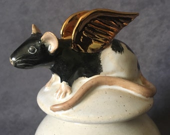 Rat Urn