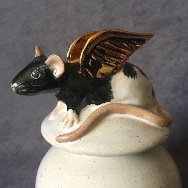 Rat Urn