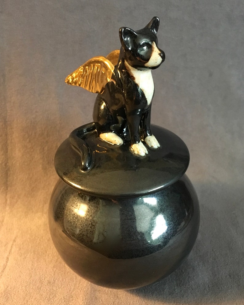 Cat Urn seated image 2