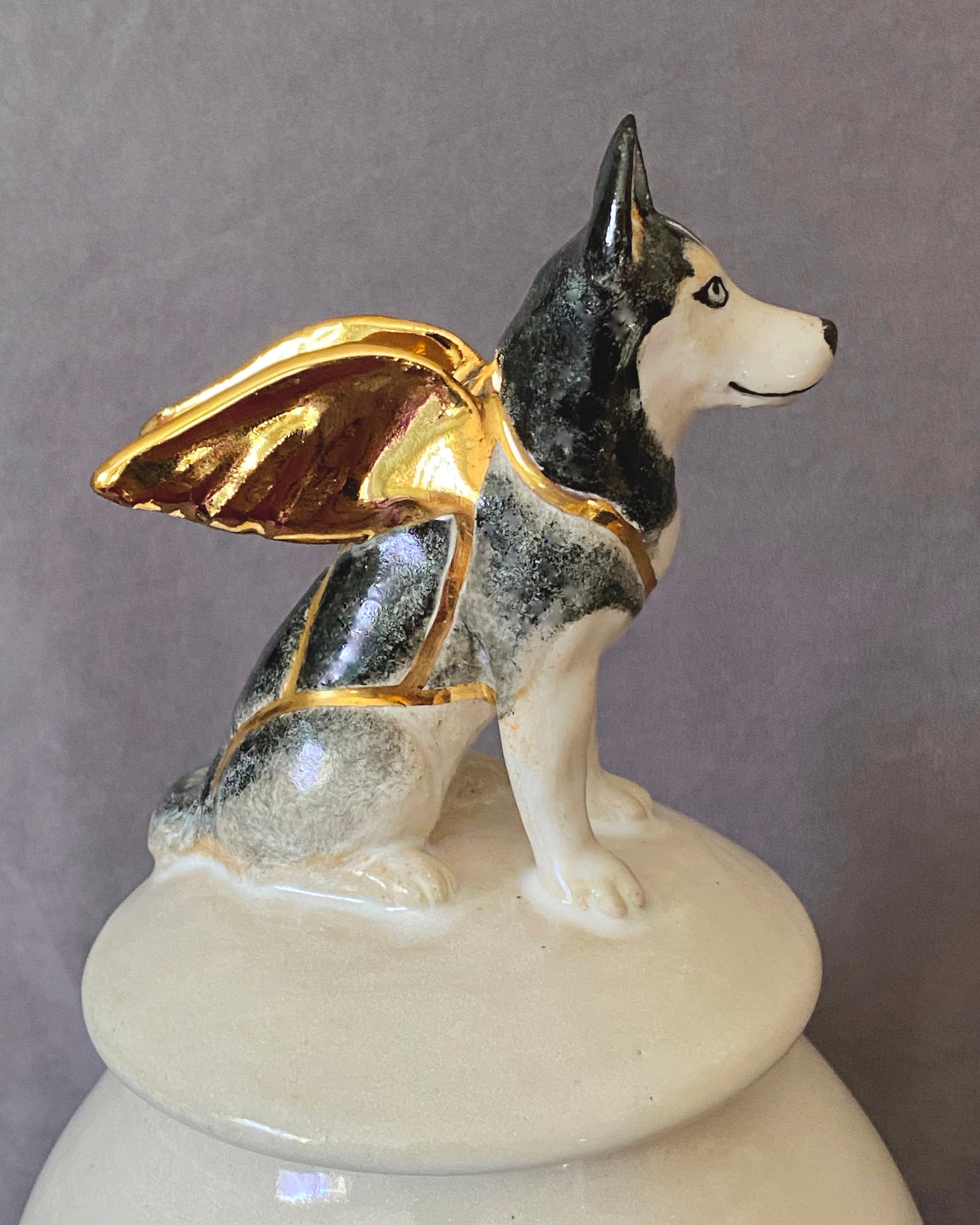 Husky urn store