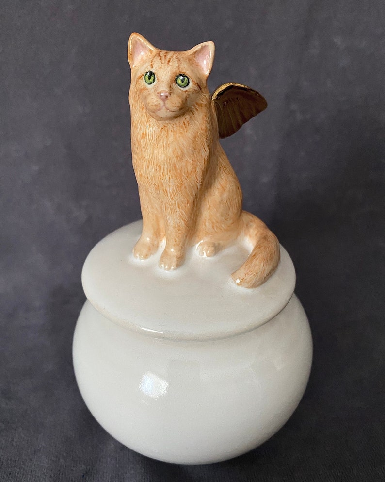 Cat Urn seated image 1