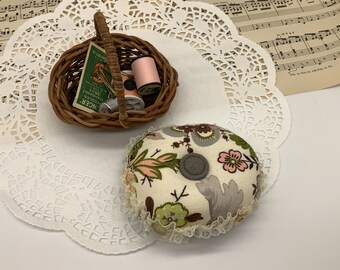 Hand Made Pin Cushion-Vintage Sewing Notions-Handmade Pincushion-Vintage Fabric-Vintage Sewing Supplies-Sewing Gift-Gift for a Quilter