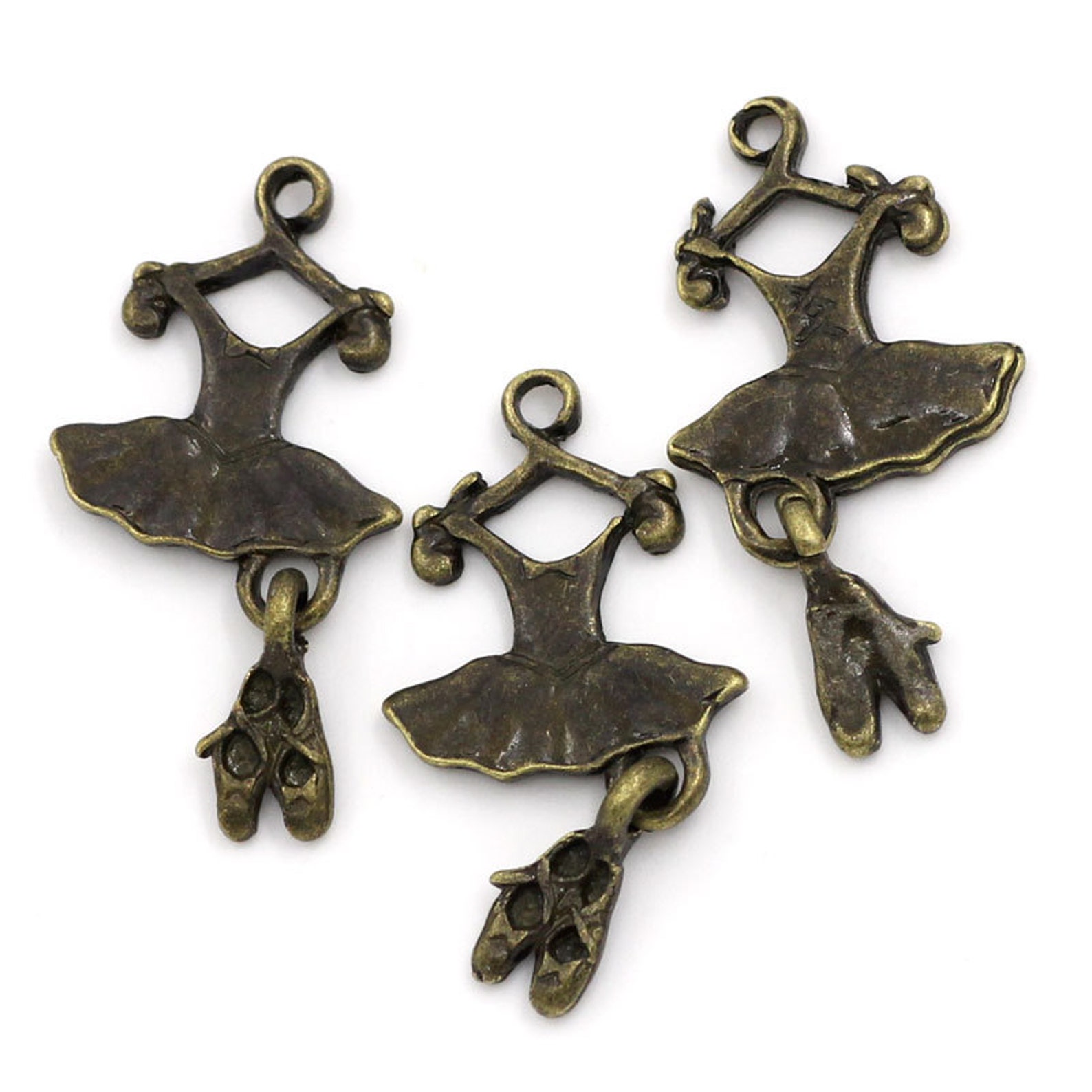 5 pieces antique bronze ballet dress & shoes charms