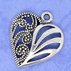 5 Pieces Antique Silver Hollow Heart Charms