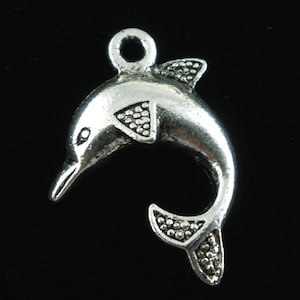 5 pieces Antique Silver Dolphin Charms