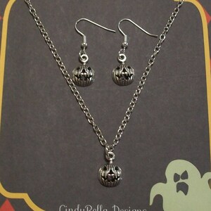 Cute Little Antique Silver Jack O&#39;Lantern Halloween Charm Necklace and Earrings