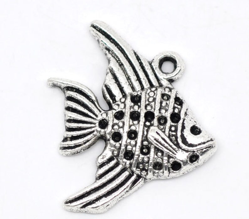 5 pieces Antique Silver Tropical Fish Charms image 1