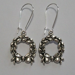 Cute Antique Silver Christmas Wreath Earrings